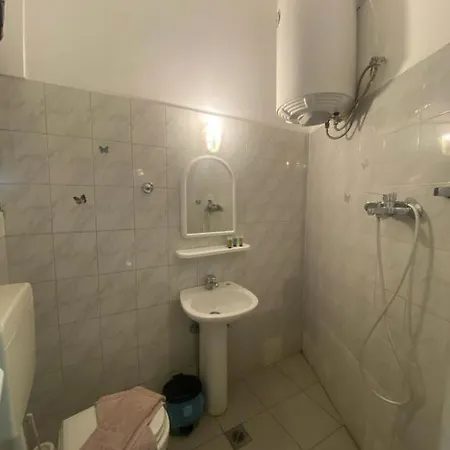 ديما رومز آند أبارتمنتس
